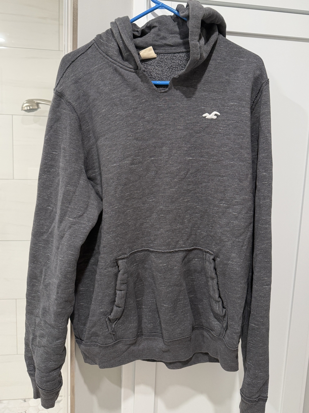 Hollister Men's Pullover Hoodie Size L
